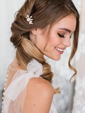 Brides & Hairpins JUDE COMB - STYLE 2441 Elegant Floral Hair Accessory Gold NWT